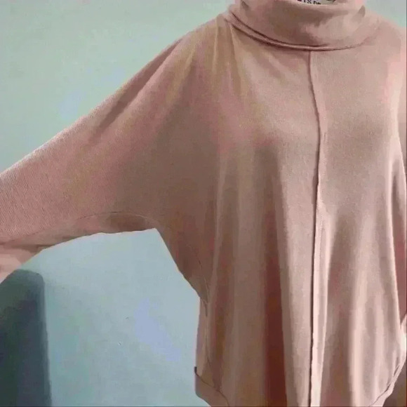 VERY J | Women's Blush Pink Soft  Oversized Dolman Sleeve Mock Neck Top - Picture 3 of 5